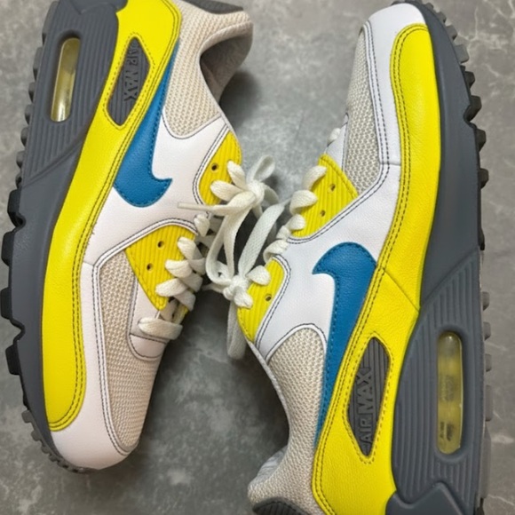 Nike Air Max White and Yellow Athletic Shoes size 6 woman - Picture 2 of 11